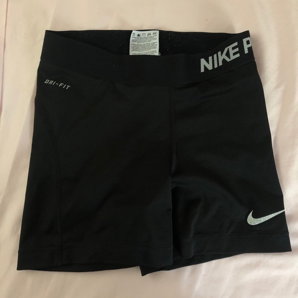 Nike Pros 🖤